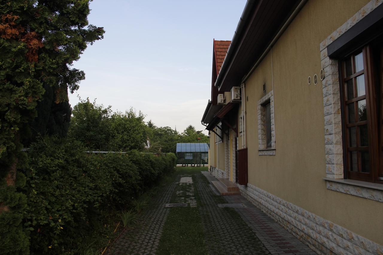 Kisherceg Szallashely Budapest Exteriör bild